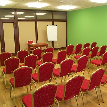 Ckm Centrum Konferencyjne Mazowsze Otrebusy ภายนอก รูปภาพ