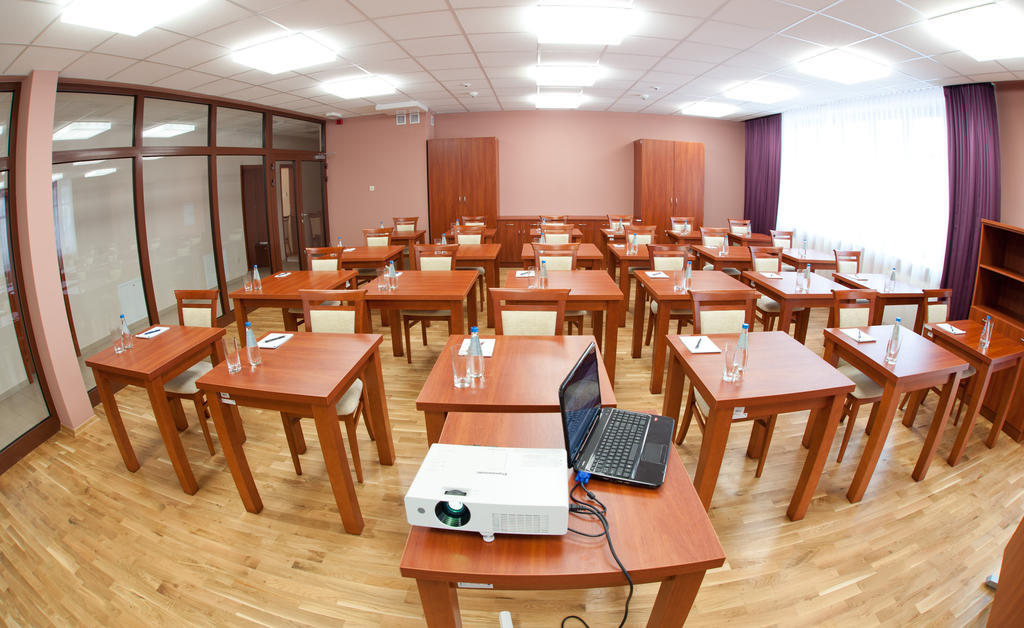 Ckm Centrum Konferencyjne Mazowsze Otrebusy ภายนอก รูปภาพ