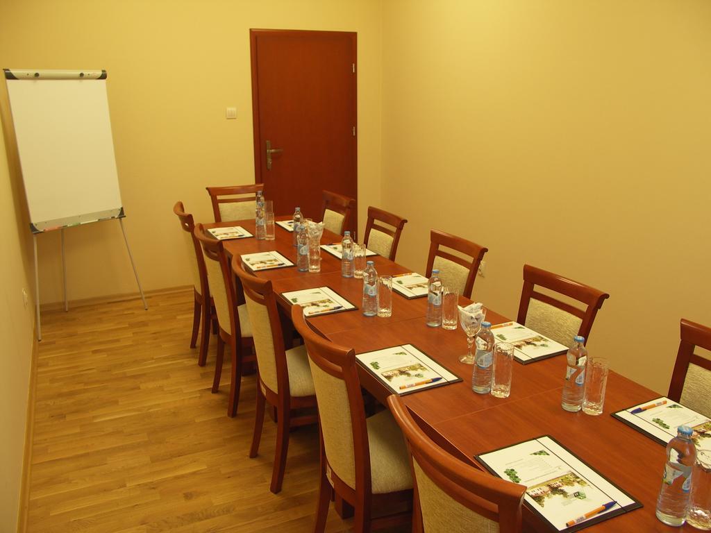 Ckm Centrum Konferencyjne Mazowsze Otrebusy ภายนอก รูปภาพ
