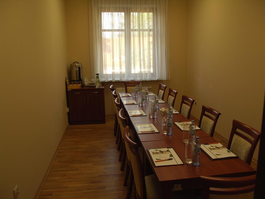 Ckm Centrum Konferencyjne Mazowsze Otrebusy ภายนอก รูปภาพ
