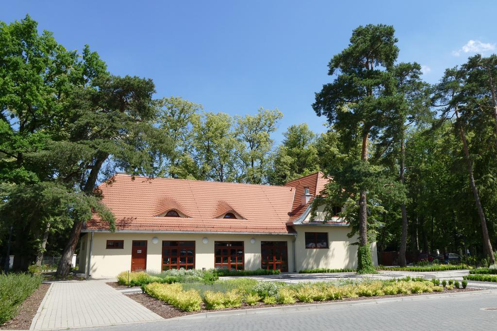 Ckm Centrum Konferencyjne Mazowsze Otrebusy ภายนอก รูปภาพ