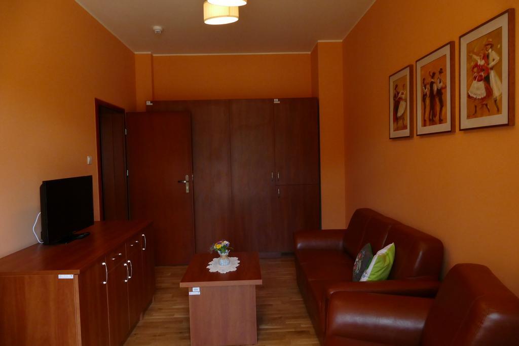 Ckm Centrum Konferencyjne Mazowsze Otrebusy ภายนอก รูปภาพ
