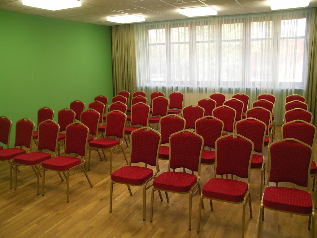 Ckm Centrum Konferencyjne Mazowsze Otrebusy ภายนอก รูปภาพ