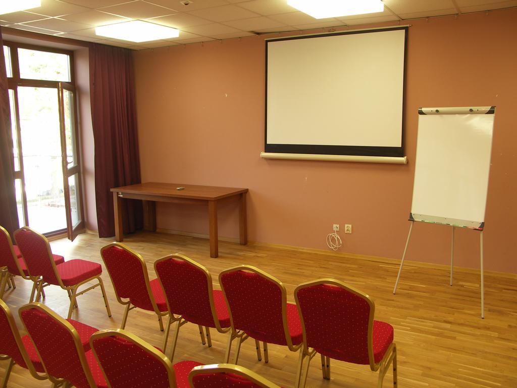Ckm Centrum Konferencyjne Mazowsze Otrebusy ภายนอก รูปภาพ